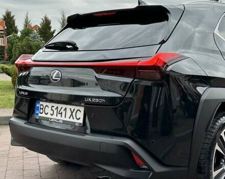 Черный Лексус UX, объемом двигателя 2 л и пробегом 25 тыс. км за 33750 $, фото 43 на Automoto.ua