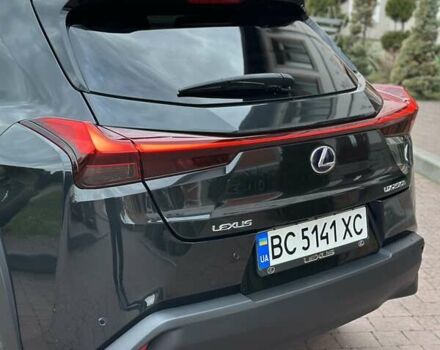 Черный Лексус UX, объемом двигателя 2 л и пробегом 25 тыс. км за 33750 $, фото 40 на Automoto.ua