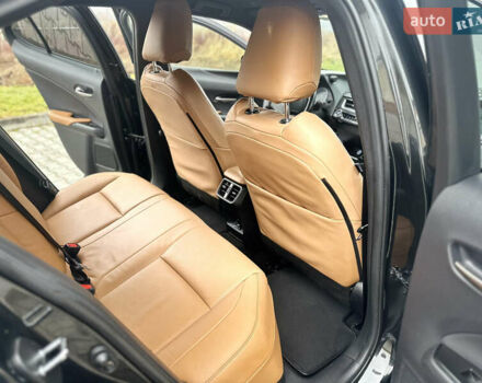Черный Лексус UX, объемом двигателя 0 л и пробегом 109 тыс. км за 22750 $, фото 32 на Automoto.ua