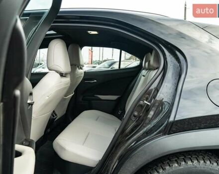 Чорний Лексус UX, об'ємом двигуна 2 л та пробігом 64 тис. км за 29900 $, фото 34 на Automoto.ua