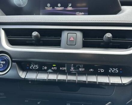Чорний Лексус UX, об'ємом двигуна 0 л та пробігом 25 тис. км за 35750 $, фото 93 на Automoto.ua