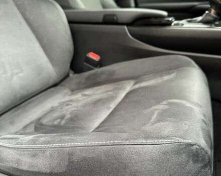 Черный Лексус UX, объемом двигателя 2 л и пробегом 25 тыс. км за 33750 $, фото 91 на Automoto.ua