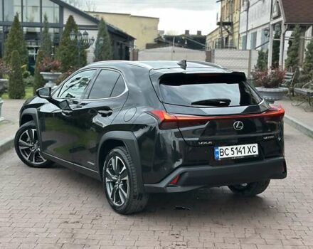 Черный Лексус UX, объемом двигателя 2 л и пробегом 25 тыс. км за 33750 $, фото 35 на Automoto.ua