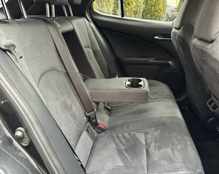 Черный Лексус UX, объемом двигателя 2 л и пробегом 25 тыс. км за 33750 $, фото 81 на Automoto.ua