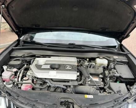 Черный Лексус UX, объемом двигателя 2 л и пробегом 25 тыс. км за 33750 $, фото 102 на Automoto.ua