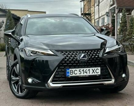 Черный Лексус UX, объемом двигателя 2 л и пробегом 25 тыс. км за 33750 $, фото 2 на Automoto.ua
