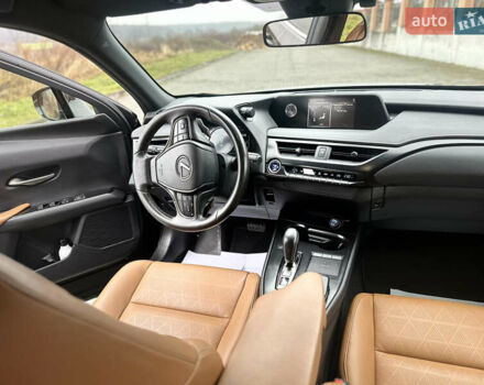 Черный Лексус UX, объемом двигателя 0 л и пробегом 109 тыс. км за 22750 $, фото 28 на Automoto.ua