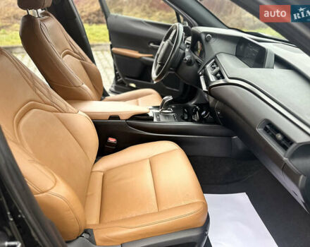Черный Лексус UX, объемом двигателя 0 л и пробегом 109 тыс. км за 22750 $, фото 39 на Automoto.ua