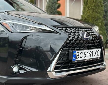 Черный Лексус UX, объемом двигателя 2 л и пробегом 25 тыс. км за 33750 $, фото 25 на Automoto.ua