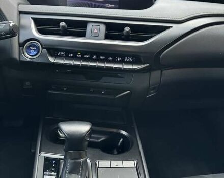 Чорний Лексус UX, об'ємом двигуна 0 л та пробігом 25 тис. км за 35750 $, фото 91 на Automoto.ua