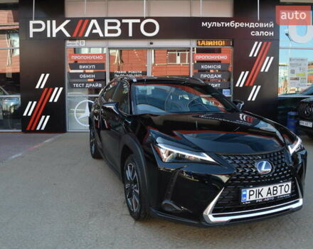 Черный Лексус UX, объемом двигателя 2 л и пробегом 53 тыс. км за 26900 $, фото 1 на Automoto.ua