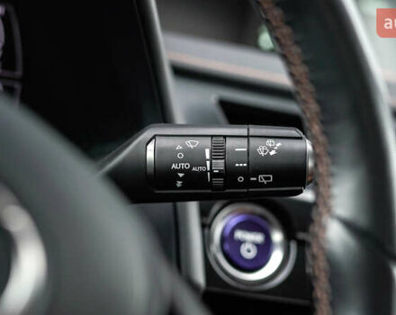 Красный Лексус UX, объемом двигателя 1.99 л и пробегом 101 тыс. км за 29130 $, фото 22 на Automoto.ua