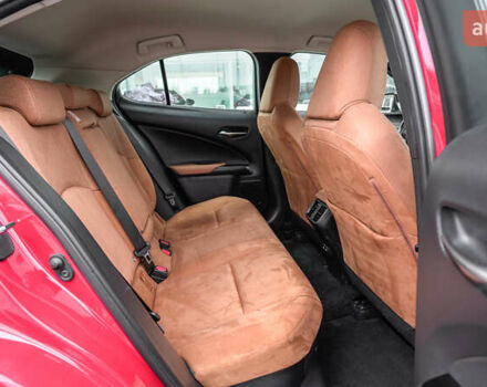 Красный Лексус UX, объемом двигателя 1.99 л и пробегом 101 тыс. км за 29130 $, фото 6 на Automoto.ua