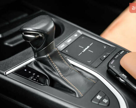 Красный Лексус UX, объемом двигателя 1.99 л и пробегом 101 тыс. км за 29130 $, фото 36 на Automoto.ua