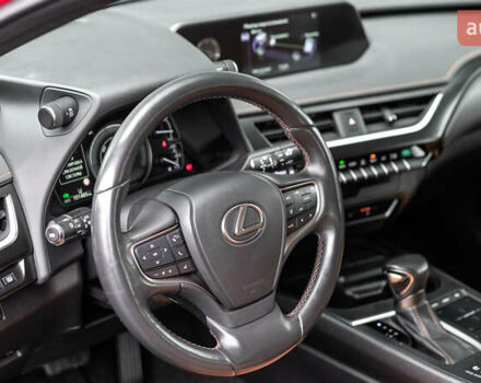 Красный Лексус UX, объемом двигателя 1.99 л и пробегом 101 тыс. км за 29130 $, фото 17 на Automoto.ua