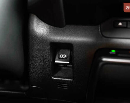 Красный Лексус UX, объемом двигателя 1.99 л и пробегом 101 тыс. км за 29130 $, фото 35 на Automoto.ua