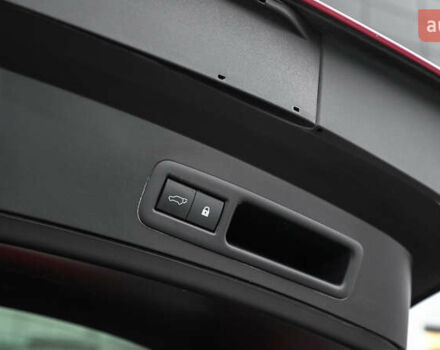 Красный Лексус UX, объемом двигателя 1.99 л и пробегом 101 тыс. км за 29130 $, фото 10 на Automoto.ua