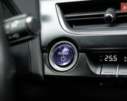 Красный Лексус UX, объемом двигателя 1.99 л и пробегом 101 тыс. км за 29130 $, фото 34 на Automoto.ua