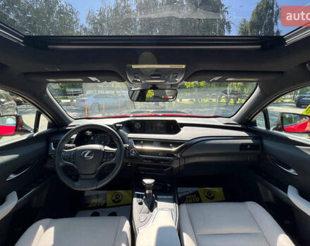 Червоний Лексус UX, об'ємом двигуна 1.99 л та пробігом 75 тис. км за 28800 $, фото 14 на Automoto.ua