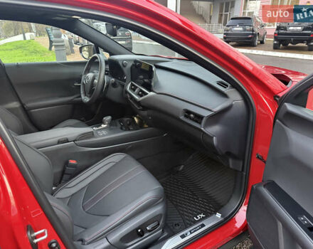 Красный Лексус UX, объемом двигателя 1.99 л и пробегом 4 тыс. км за 39500 $, фото 7 на Automoto.ua