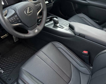 Красный Лексус UX, объемом двигателя 1.99 л и пробегом 4 тыс. км за 39500 $, фото 1 на Automoto.ua