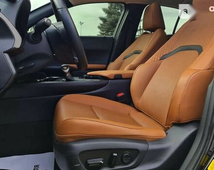 Лексус UX, объемом двигателя 2 л и пробегом 18 тыс. км за 35990 $, фото 8 на Automoto.ua