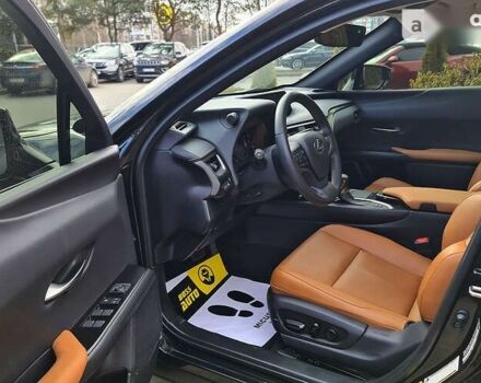 Лексус UX, объемом двигателя 2 л и пробегом 18 тыс. км за 35990 $, фото 7 на Automoto.ua