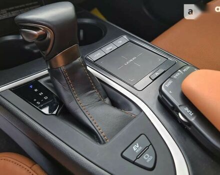 Лексус UX, объемом двигателя 2 л и пробегом 18 тыс. км за 35990 $, фото 18 на Automoto.ua