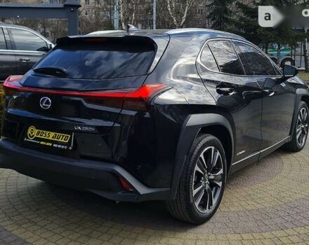 Лексус UX, объемом двигателя 2 л и пробегом 18 тыс. км за 35990 $, фото 3 на Automoto.ua