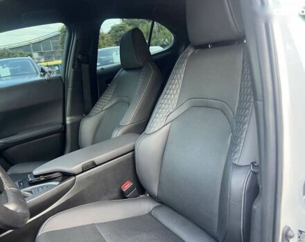 Лексус UX, объемом двигателя 4.25 л и пробегом 20 тыс. км за 31900 $, фото 18 на Automoto.ua