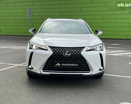 Лексус UX, объемом двигателя 4.25 л и пробегом 20 тыс. км за 31900 $, фото 4 на Automoto.ua