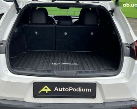 Лексус UX, объемом двигателя 4.25 л и пробегом 20 тыс. км за 31900 $, фото 13 на Automoto.ua