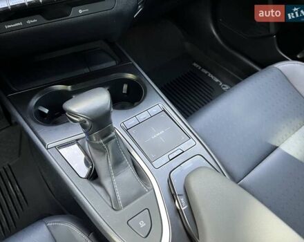 Лексус UX, объемом двигателя 2 л и пробегом 61 тыс. км за 24999 $, фото 24 на Automoto.ua