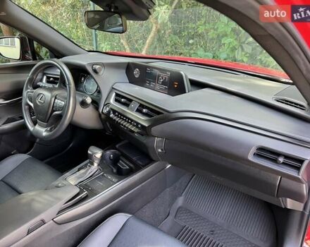 Лексус UX, объемом двигателя 2 л и пробегом 61 тыс. км за 24999 $, фото 26 на Automoto.ua
