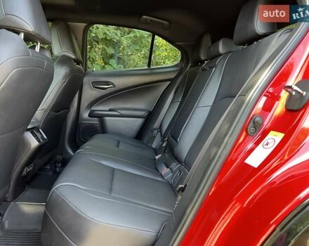 Лексус UX, объемом двигателя 2 л и пробегом 61 тыс. км за 24999 $, фото 9 на Automoto.ua