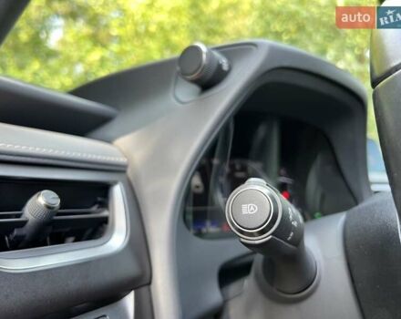Лексус UX, объемом двигателя 2 л и пробегом 61 тыс. км за 24999 $, фото 18 на Automoto.ua