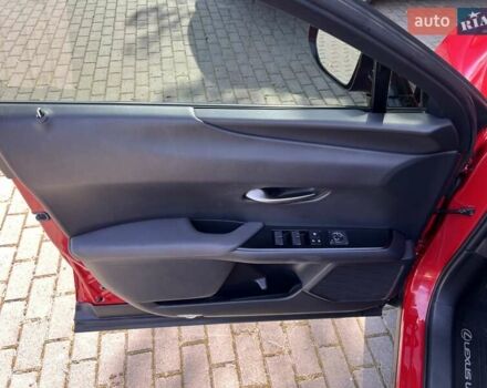 Лексус UX, объемом двигателя 2 л и пробегом 61 тыс. км за 24999 $, фото 29 на Automoto.ua