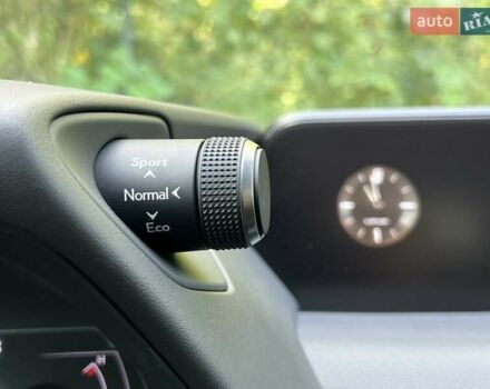 Лексус UX, объемом двигателя 2 л и пробегом 61 тыс. км за 24999 $, фото 19 на Automoto.ua