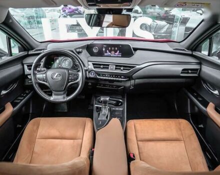 Лексус UX, объемом двигателя 0 л и пробегом 101 тыс. км за 29563 $, фото 7 на Automoto.ua