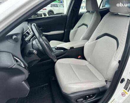 Лексус UX, об'ємом двигуна 0 л та пробігом 63 тис. км за 28590 $, фото 19 на Automoto.ua