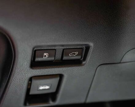 Лексус UX, объемом двигателя 0 л и пробегом 101 тыс. км за 29563 $, фото 16 на Automoto.ua