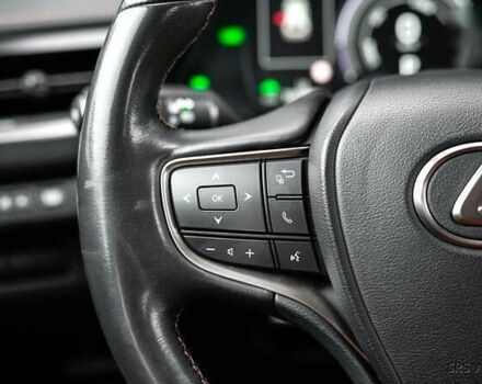 Лексус UX, объемом двигателя 0 л и пробегом 101 тыс. км за 29563 $, фото 19 на Automoto.ua