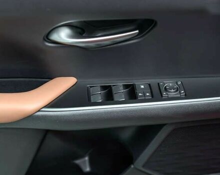 Лексус UX, объемом двигателя 0 л и пробегом 101 тыс. км за 29563 $, фото 15 на Automoto.ua