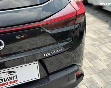 Лексус UX, об'ємом двигуна 0 л та пробігом 76 тис. км за 22900 $, фото 8 на Automoto.ua
