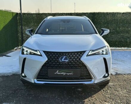 Лексус UX, объемом двигателя 0 л и пробегом 13 тыс. км за 34500 $, фото 2 на Automoto.ua