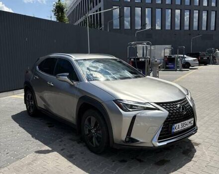 Сірий Лексус UX, об'ємом двигуна 1.99 л та пробігом 73 тис. км за 27000 $, фото 2 на Automoto.ua