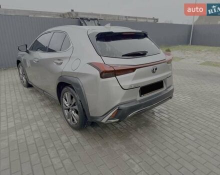 Серый Лексус UX, объемом двигателя 1.99 л и пробегом 80 тыс. км за 29900 $, фото 5 на Automoto.ua