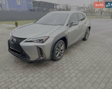 Серый Лексус UX, объемом двигателя 1.99 л и пробегом 80 тыс. км за 29900 $, фото 2 на Automoto.ua