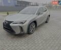 Серый Лексус UX, объемом двигателя 1.99 л и пробегом 80 тыс. км за 29900 $, фото 2 на Automoto.ua