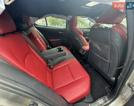 Серый Лексус UX, объемом двигателя 2 л и пробегом 62 тыс. км за 16999 $, фото 14 на Automoto.ua